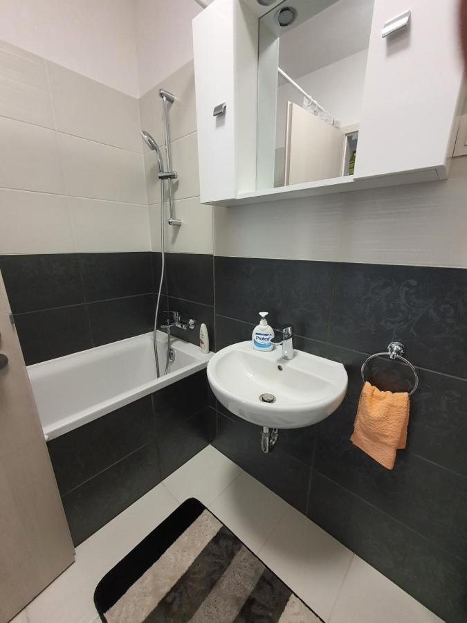 Park West Apartment - Free Parking Budapest Exterior photo